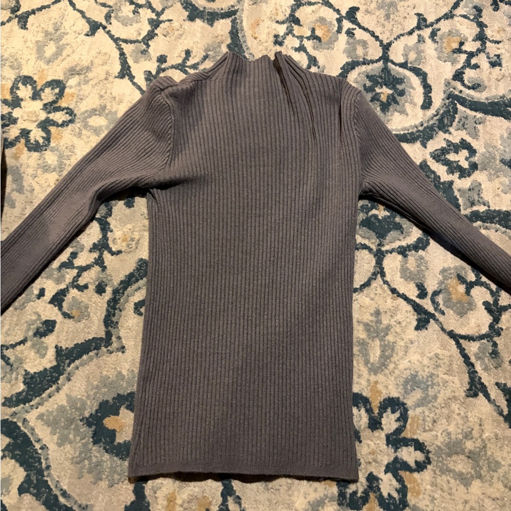Gray Ribbed Long Sleeve Sweater